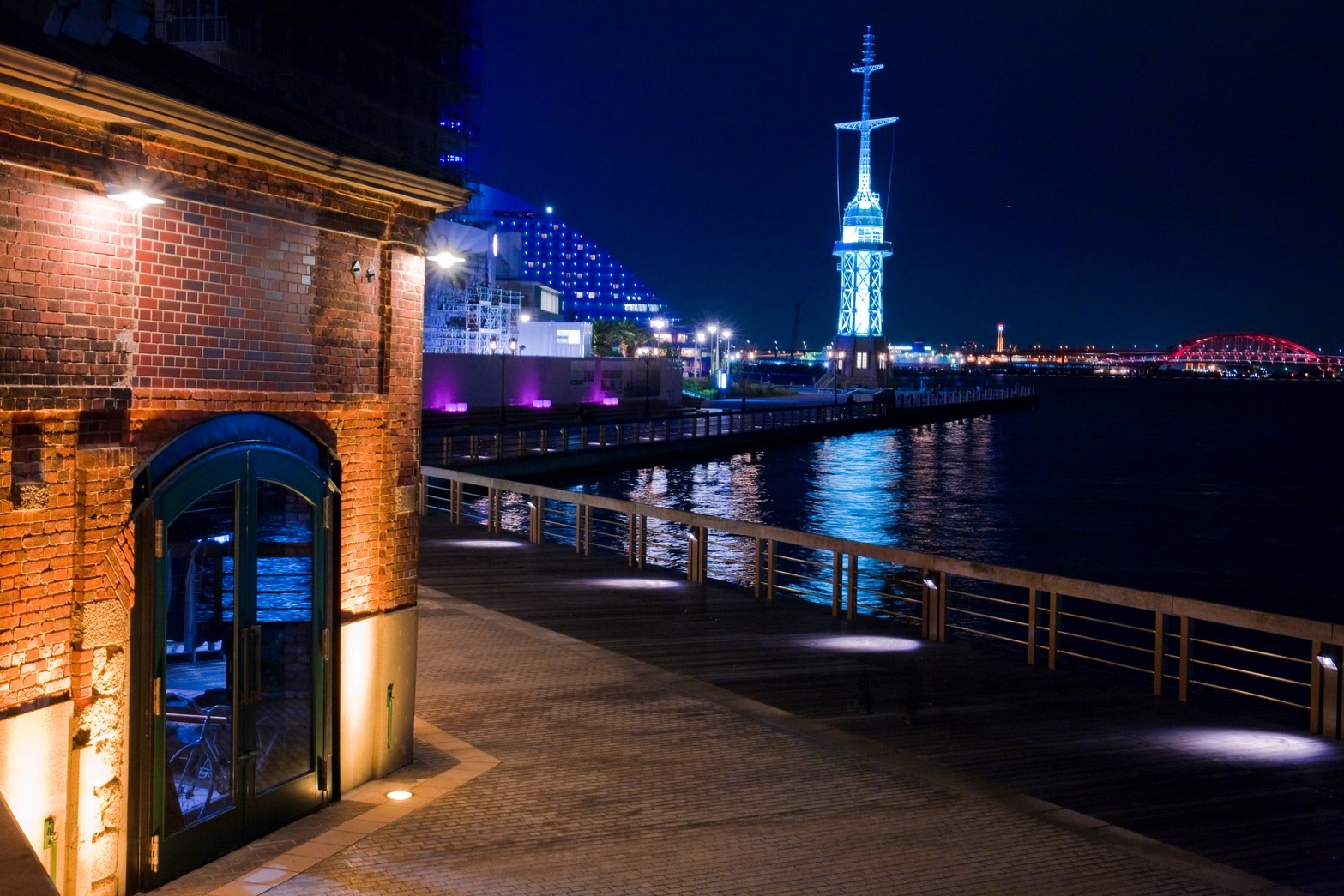 夜のハーバーウォークのイメージ画像3